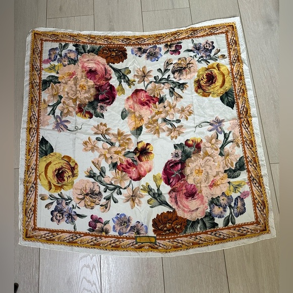 Vintage Ex Accessories - Vintage Express 100% Silk Floral Scarf 34" Square Compagnie Internationale